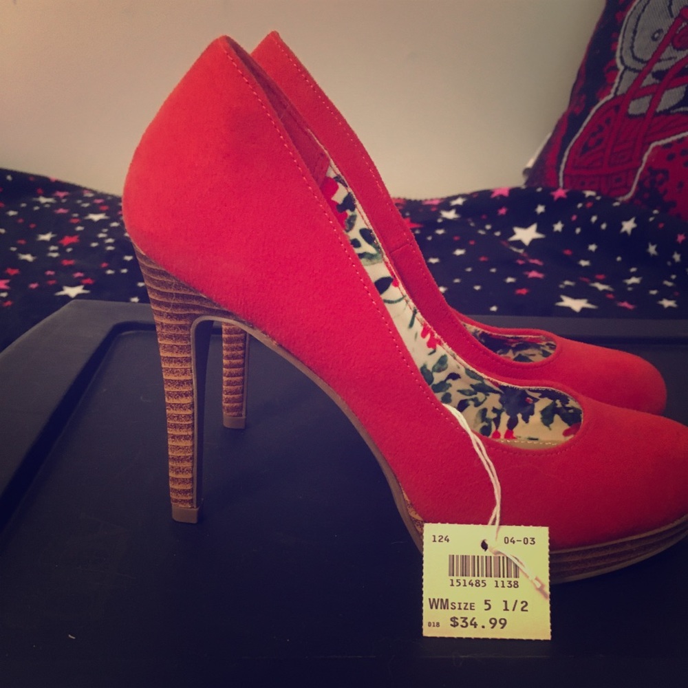 Brand new women’s heels